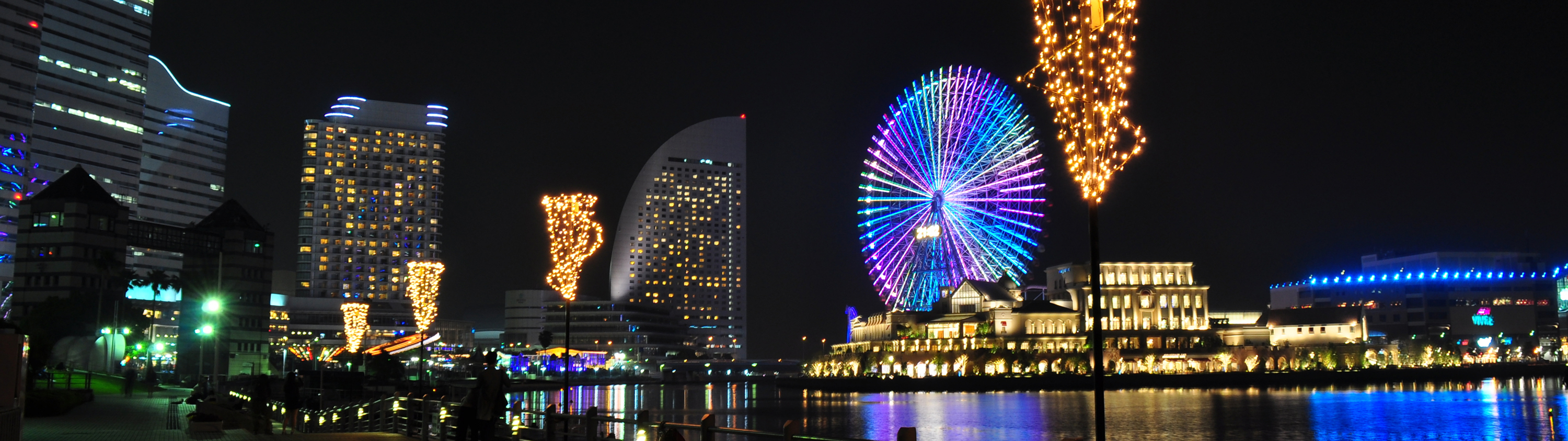 横浜横浜みなとみらいの海でクルージングを楽しむ。横浜ナイトクルーズ体験