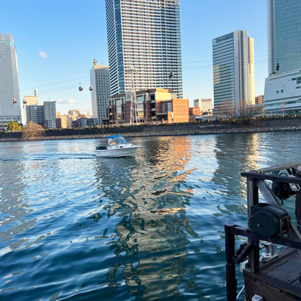 横浜みなとみらいの海でクルージングを楽しむ。横浜ショートデイクルーズ